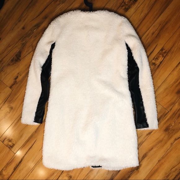 Highline Collective White Teddy Coat - Picture 2 of 2